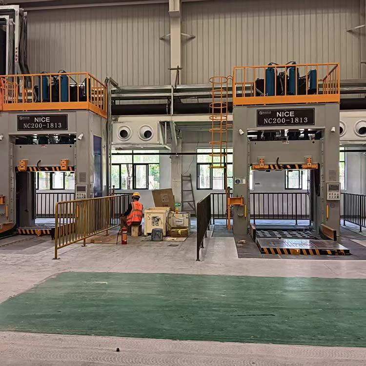 品质见证实力耐斯200吨合模机