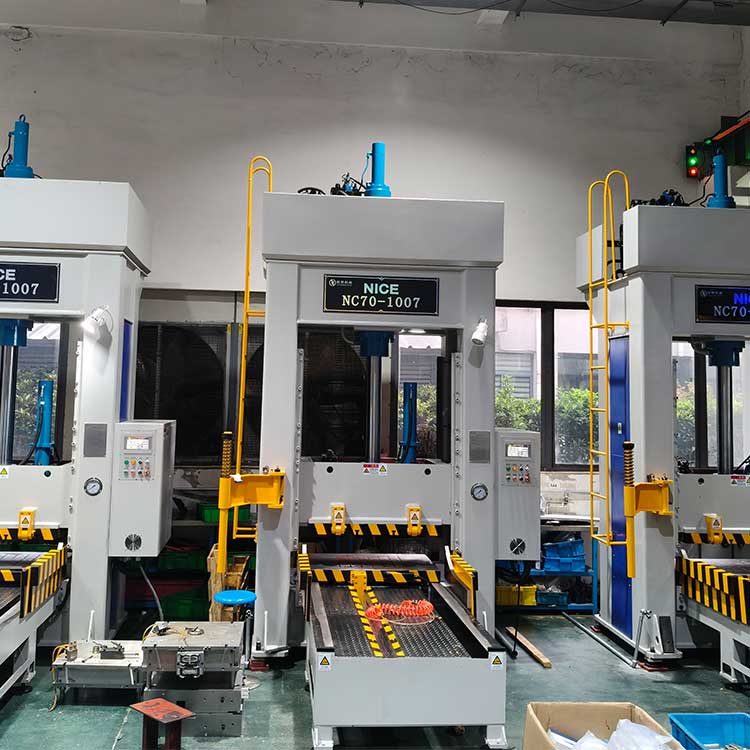 70吨,120吨,200吨卧式磁盘合模机,立式磁盘合模机,飞模机,深