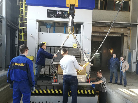 俄罗斯合模机客户